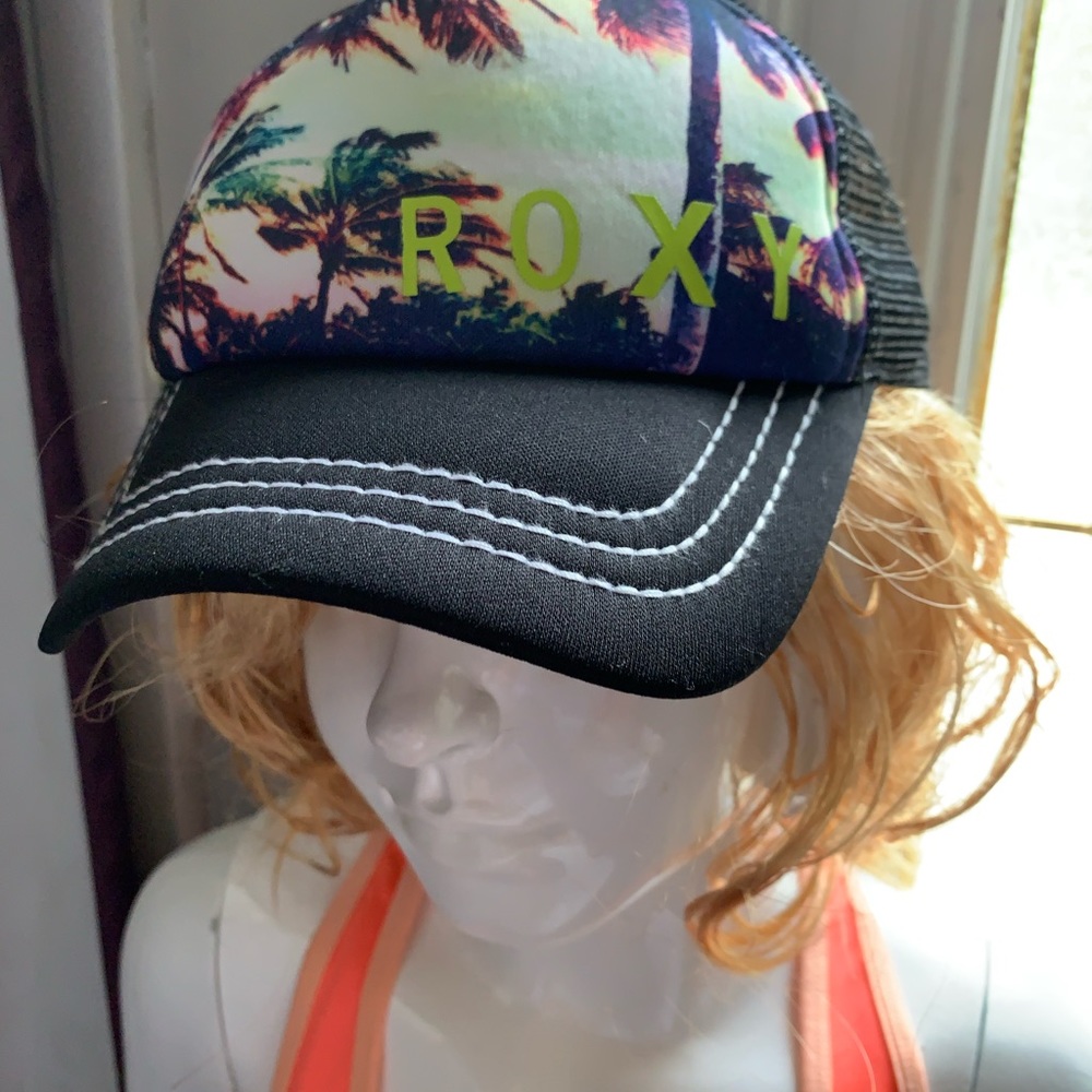 ROXY! - Picture 1 of 8